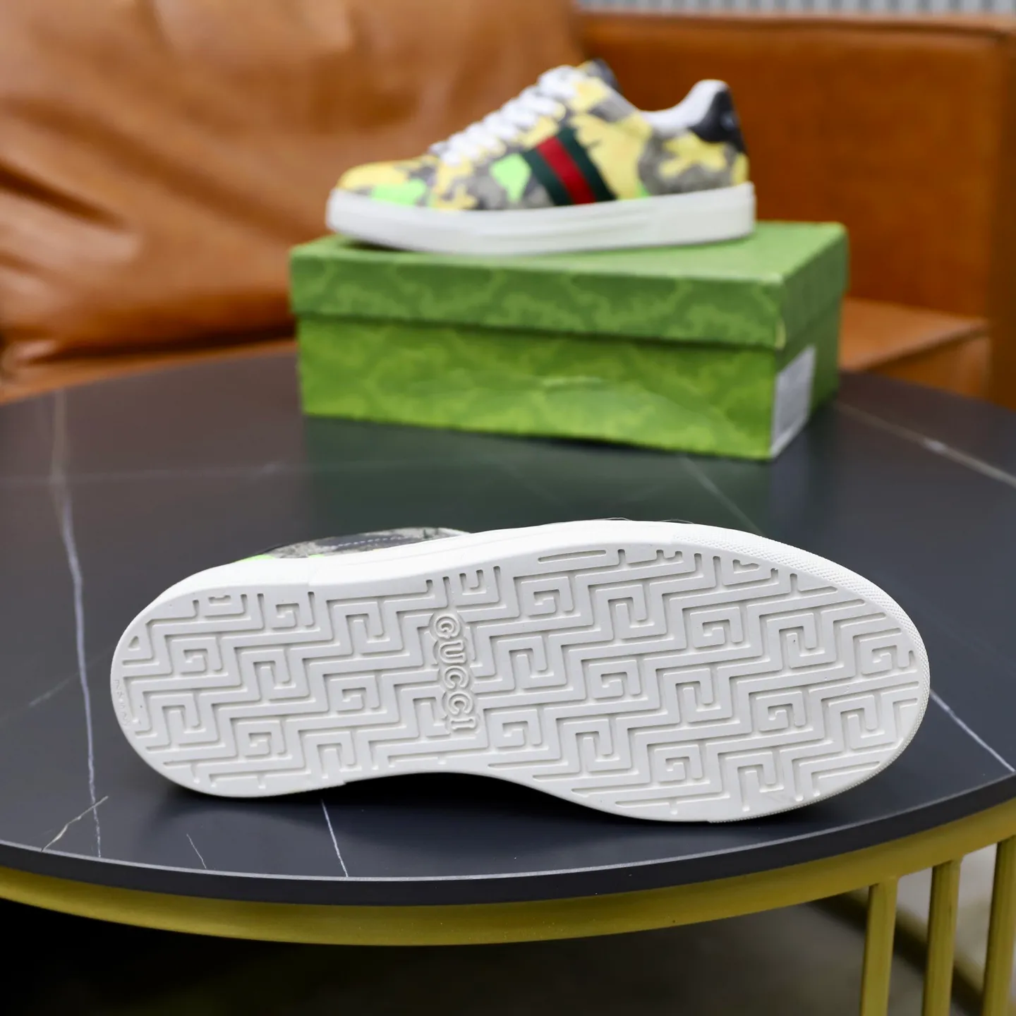 Ex-factory price: 420💰🙅‍♂️🙅‍♂️🙅‍♂️ Brand: Gucci GUCCi Standard code: 38-44 (45 customized) Grade: Same as the official website Material: Original leather splicing, comfortable and breathable sheepskin lining, original wear-resistant outsole Style category: Men's fashionable casual shoes, running, sports shoes, noble luxury brand elements, top luxury Color: actual picture color